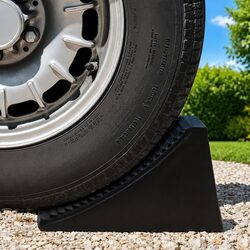 Friendly Vehicle Safety with 4 Rubber Wheel Chocks