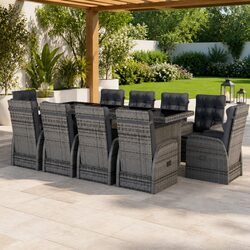 Create Lasting Memories with This Outdoor Dining Set