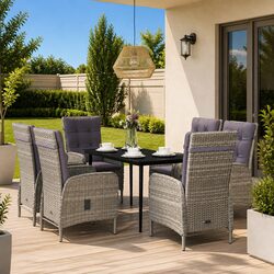 A Friendly Outdoor Dining Set for Your Gatherings