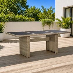 Create Cozy Outdoor Meals with This Dining Table