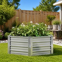 Create Your Garden with a Friendly Metal Planter Box