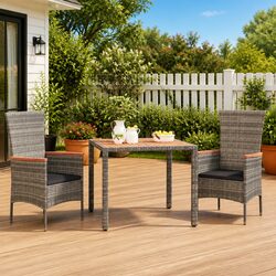 Friendly Outdoor Table for Your Garden Gatherings