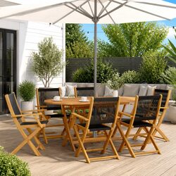 Create a Cozy Outdoor Dining Space with 7-Piece Set