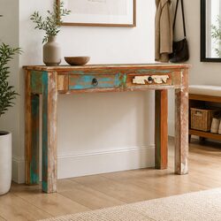 Welcoming Console Table for Your Home Entryway
