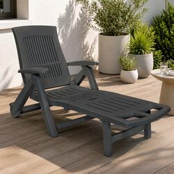 Your Outdoor Comfort Solution: Sun Lounger with Footrest