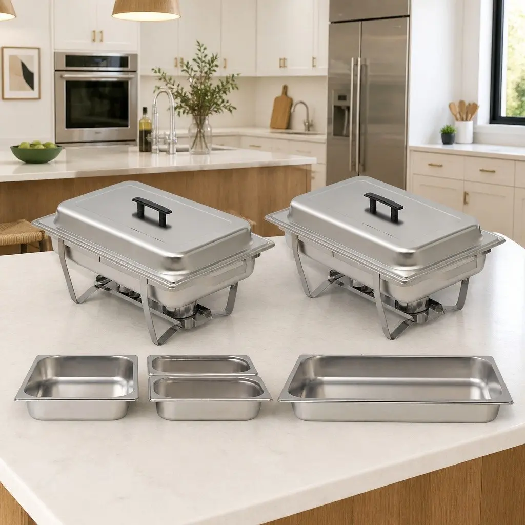 2 Chafing Dishes in Stainless Steel