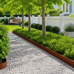 Friendly Lawn Edging – 10 Pieces of Steel for Your Garden