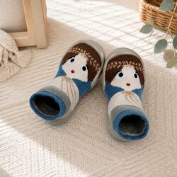 Your Child's Go-To Slipper Socks – Size 24-25 for All Occasions