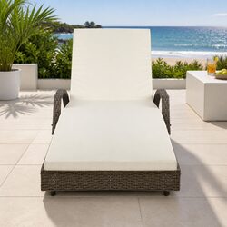 Your Perfect Outdoor Lounger with Adjustable Features