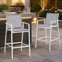 Choose Comfortable Outdoor Bar Stools for Relaxation