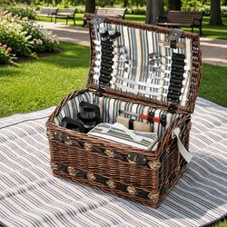 Your 4-Person Picnic Basket: All-In-One for Outdoor Fun