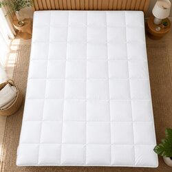 Your Cozy Super King Goose Down Quilt Awaits
