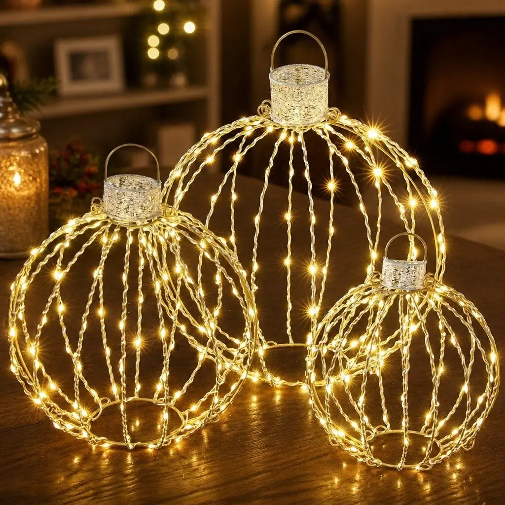 Christmas Light Set 320 LED Lights 3 Decorative Ball Designs Gold